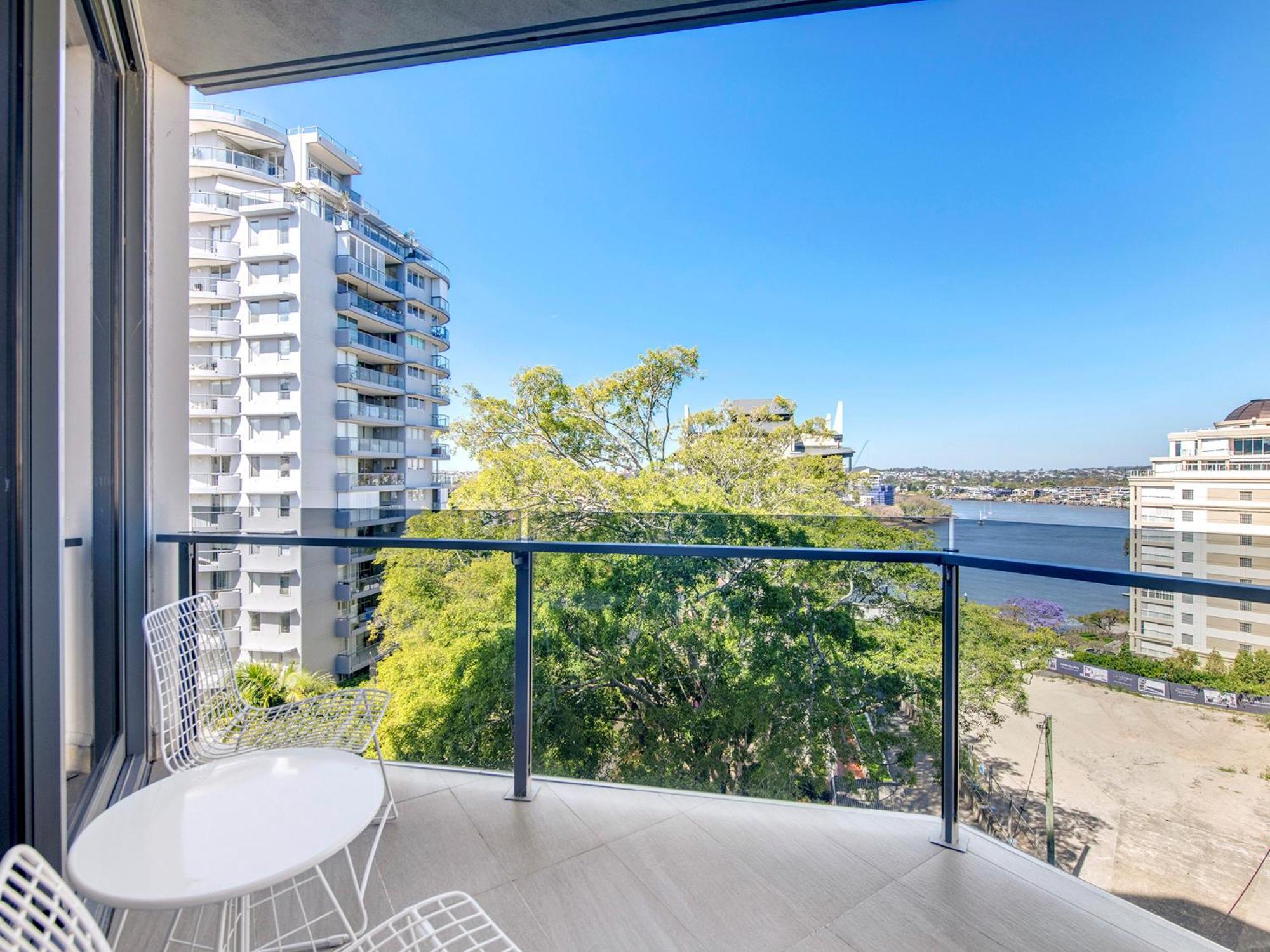 Lovely 2 Bedroom Executive Apartment ブリスベン エクステリア 写真
